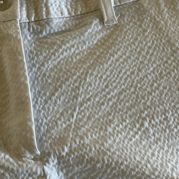 Women's SOUTHERN TIDE White Seersucker shorts size 14 in excellent shape - Picture 4 of 11